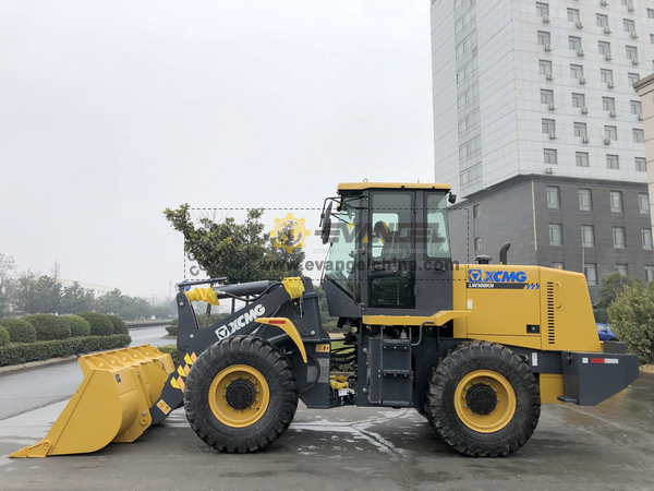 Ecuador - 2 Units XCMG XC870K Backhoe Loaders & 1 XCMG LW300KN Wheel Loader