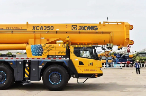 Mighty and Towering: XCMG XCA350L8, the Giant Crane