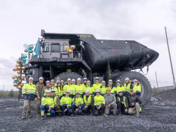 ZOOMLION Delivers First 100‑Tonne Electric Mining Truck Abroad