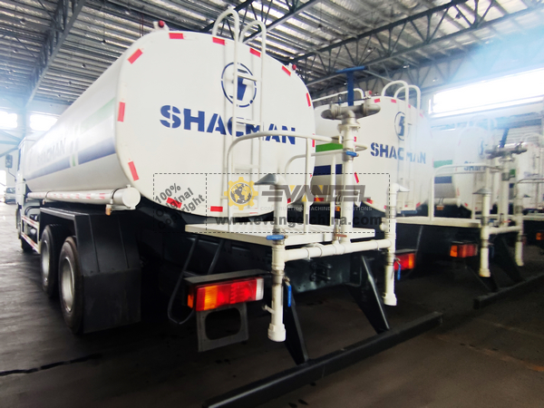 SHACMAN Water Truck