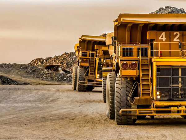 CUMMINS and KOMATSU Partner on Hybrid Power Systems for Mining Haul Trucks