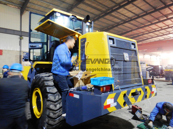 1 Unit XCMG LW400KN Wheel Loader & 1 Unit XS143J Road Roller