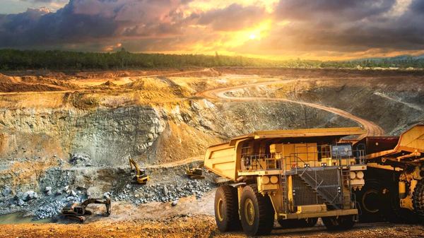 CUMMINS and KOMATSU Partner on Hybrid Power Systems for Mining Haul Trucks