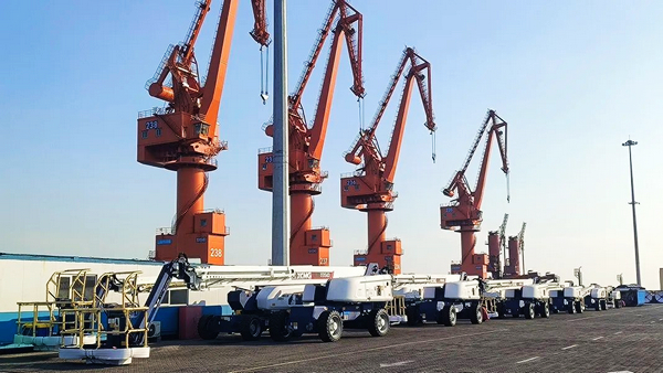 A Large Number of XCMG Equipment Went to the Middle East