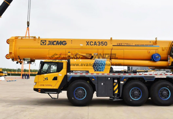 Mighty and Towering: XCMG XCA350L8, the Giant Crane