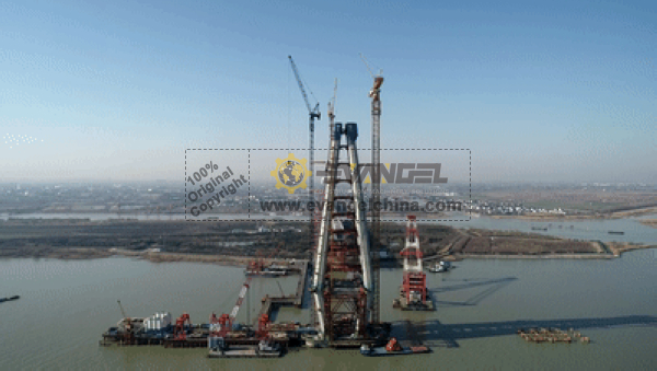 The World's Largest Tower Crane With A Maximum Lifting Capacity of 600 Tonnes