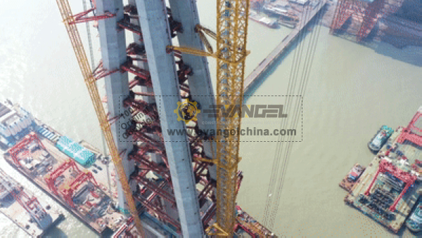 The World's Largest Tower Crane With A Maximum Lifting Capacity of 600 Tonnes