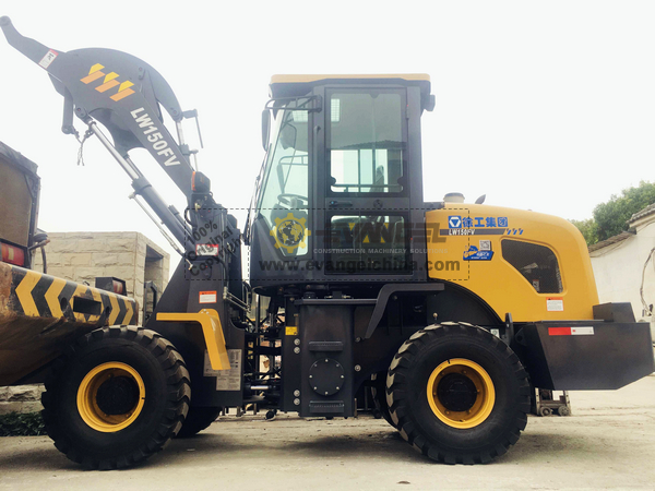 Kenya - 1 Unit XCMG LW300FN & 2 Units LW150FV Wheel loader