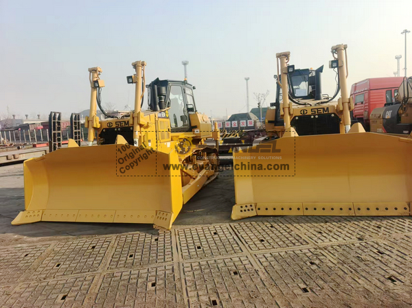 SEM SEM822D Bulldozer