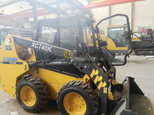 XCMG XC740K Skid Steer Loader