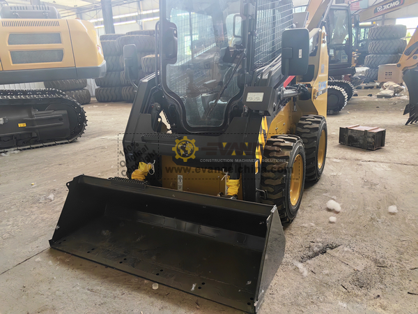 XCMG XC740K Skid Steer Loader