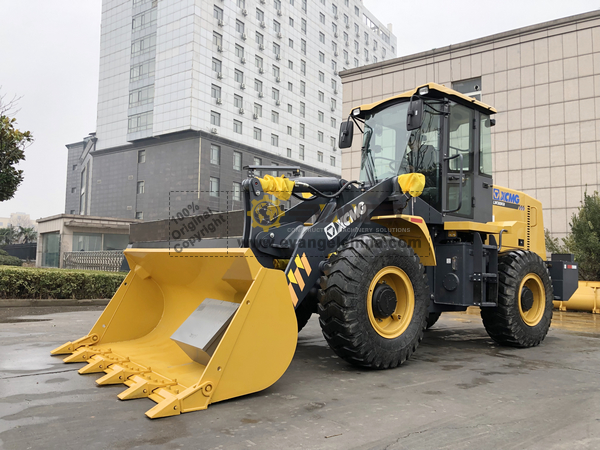 Ecuador - 2 Units XCMG XC870K Backhoe Loaders & 1 XCMG LW300KN Wheel Loader