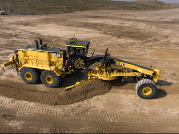 Congrats! The 1000th Cat® 24 Grader Delivered to Customer